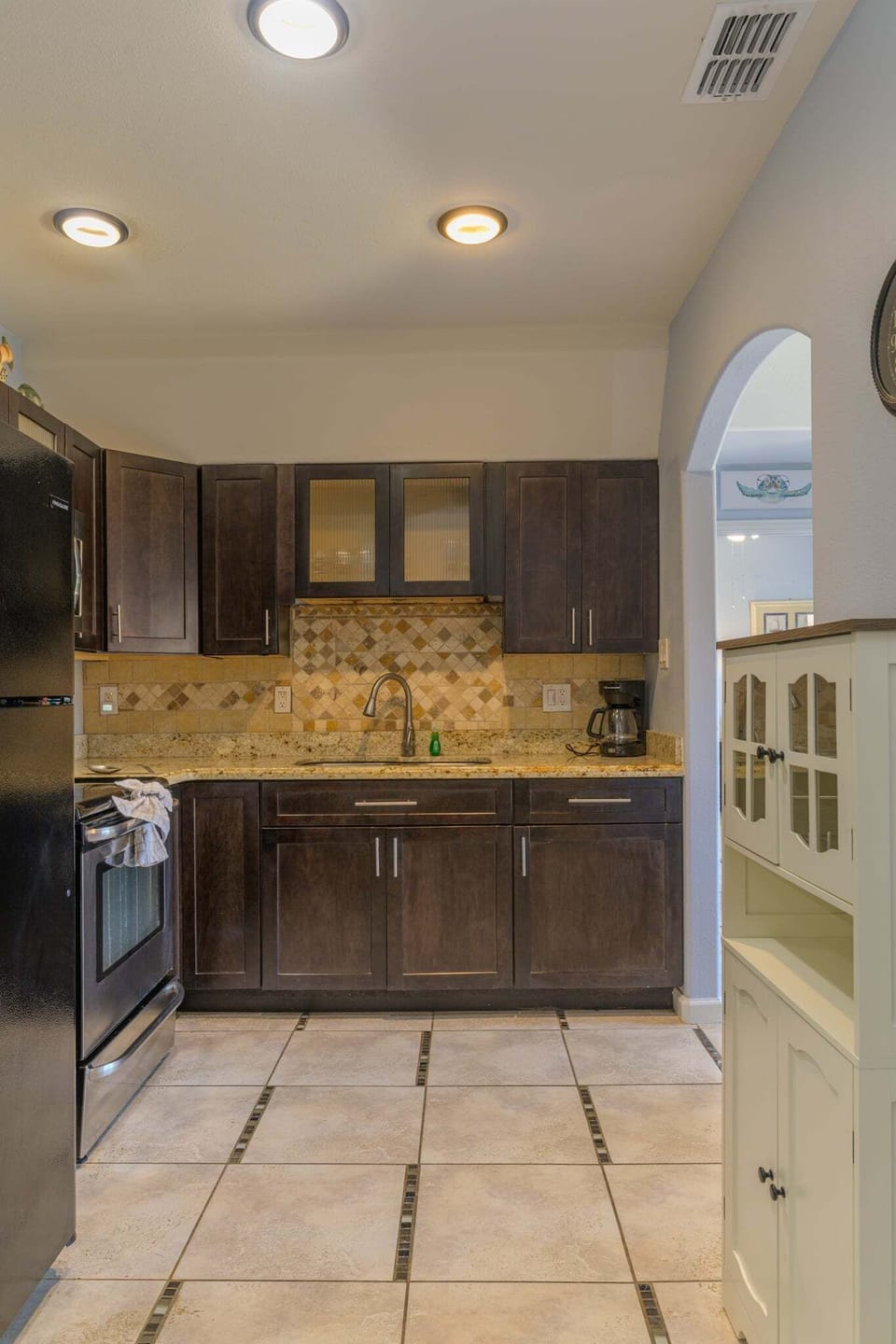 Condo, 1 Bedroom | Private kitchen | Coffee/tea maker, fridge, oven