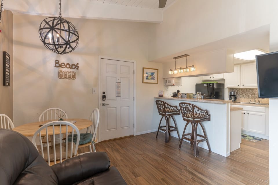 Condo, 1 Bedroom | Interior