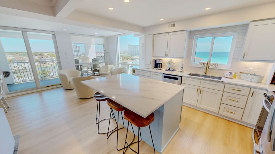 Condo, 3 Bedrooms | Private kitchen | Coffee/tea maker, fridge, oven, toaster