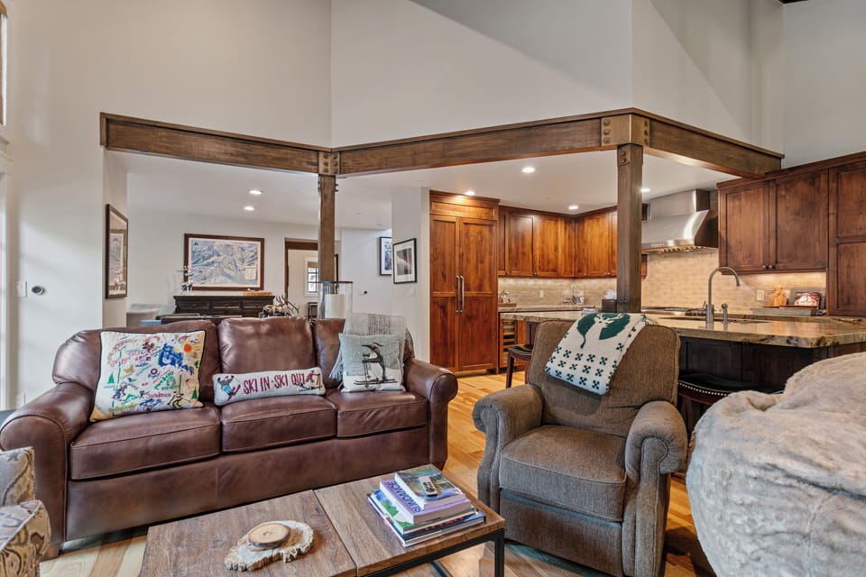 Condo, 3 Bedrooms | Interior