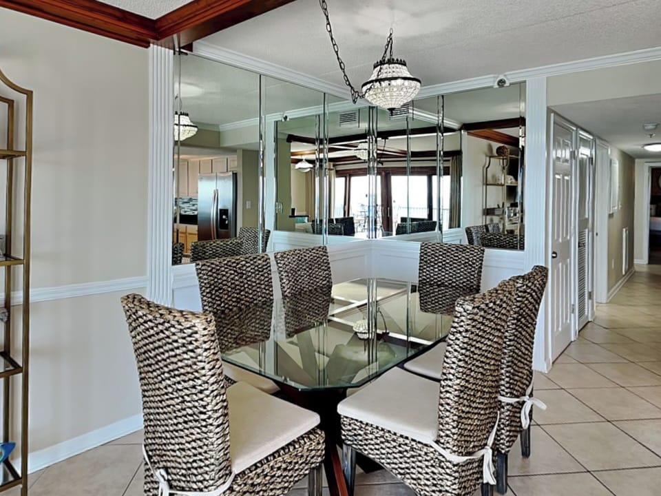 Dining Area - Table for Six