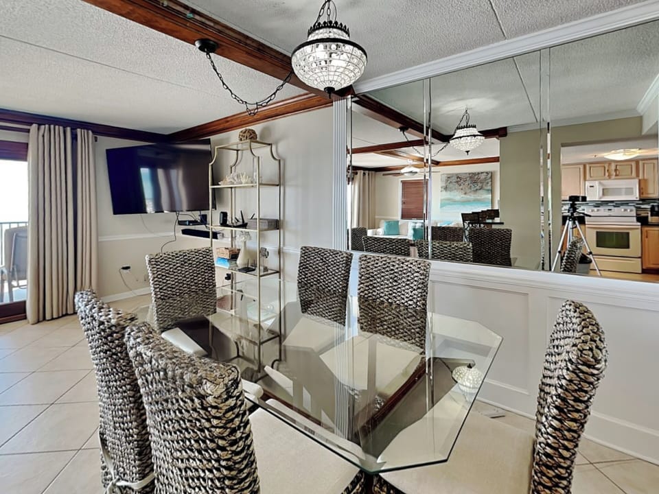 Dining Area - Table for Six