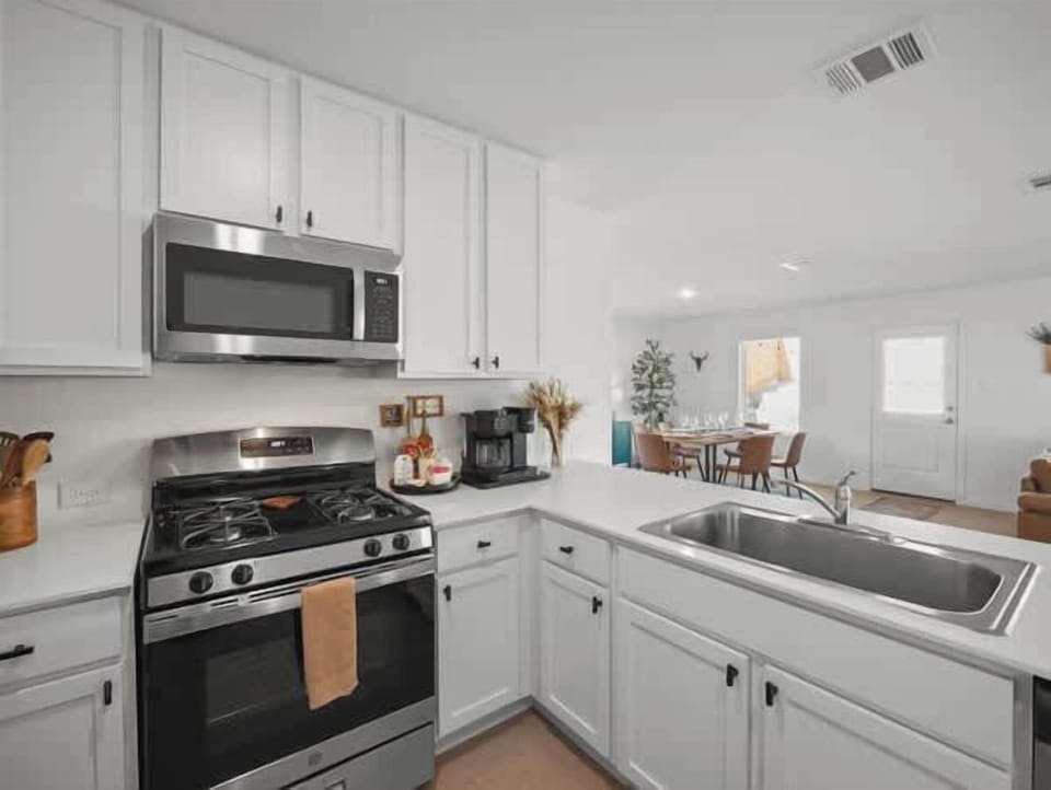 House, Multiple Beds, Patio, Garden View (The Oak Tree House) | Private kitchen