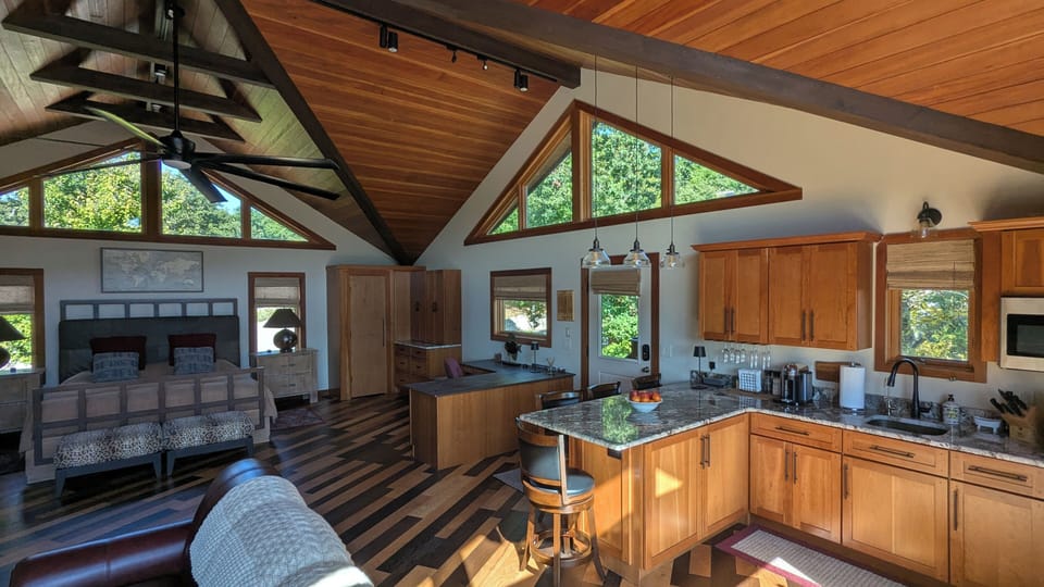 Another view of the loft.