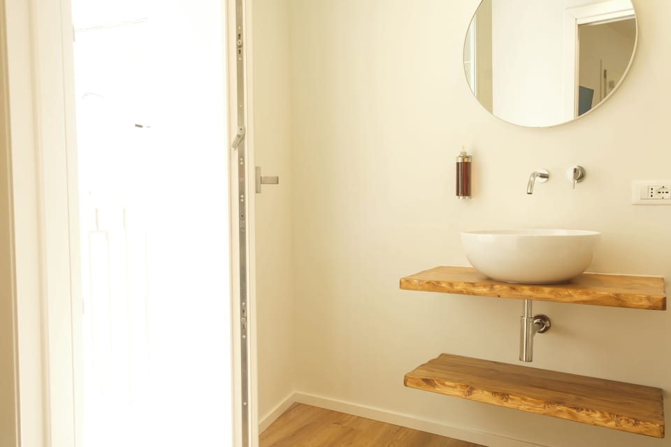 Superior Room, Balcony | Down comforters, pillowtop beds, free minibar items, laptop workspace
