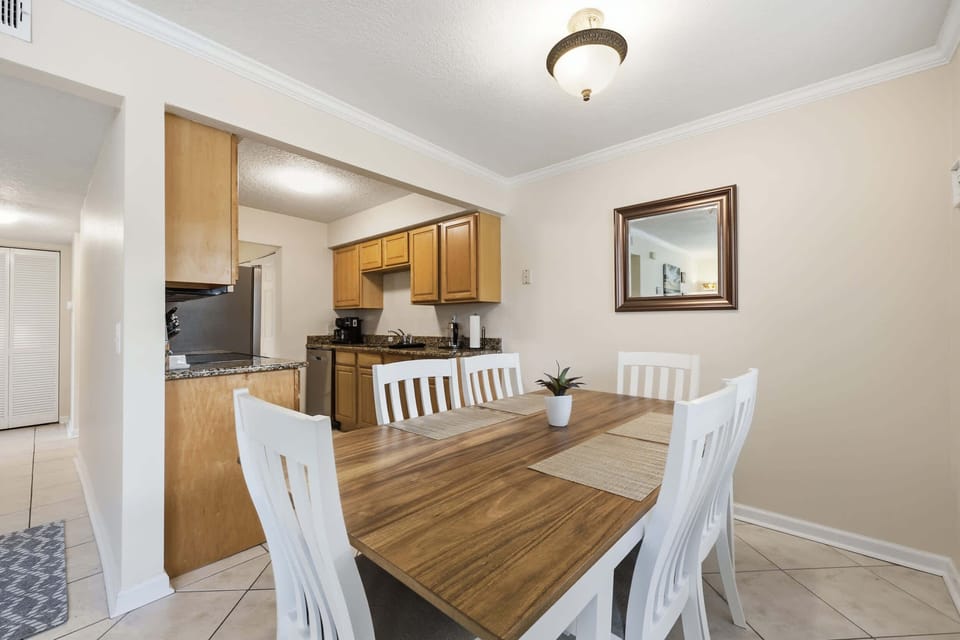 Condo, Multiple Beds, Kitchen, Garden View (Fair Seas Clipper) | Dining