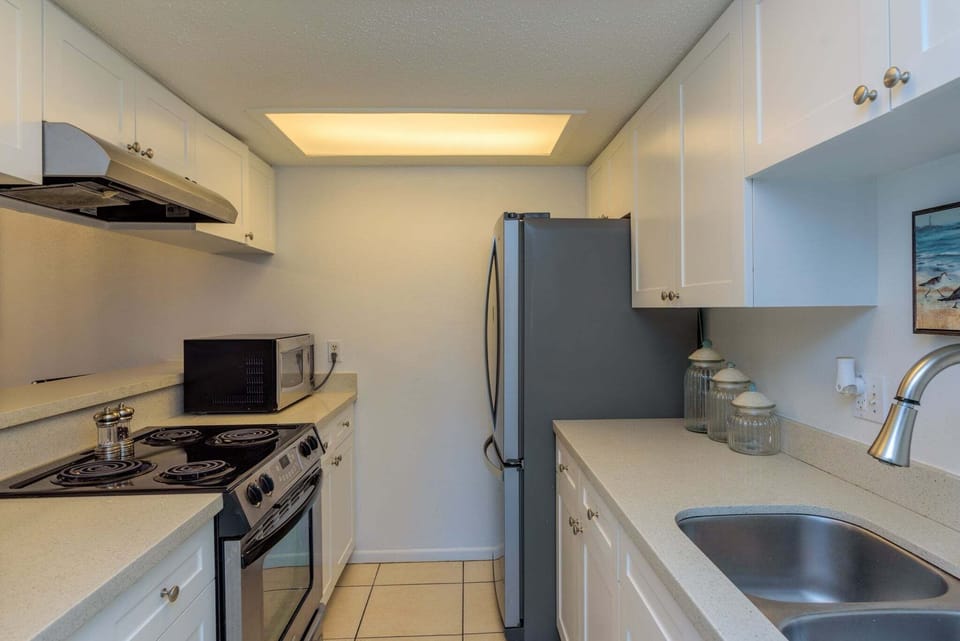 Sink, Appliance, Refrigerator, Indoors, Kitchen