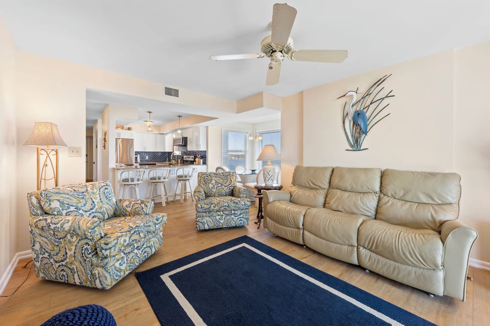 Signature Condo, 3 Bedrooms, Non Smoking, Balcony | Living room | 32-inch Smart TV with digital channels