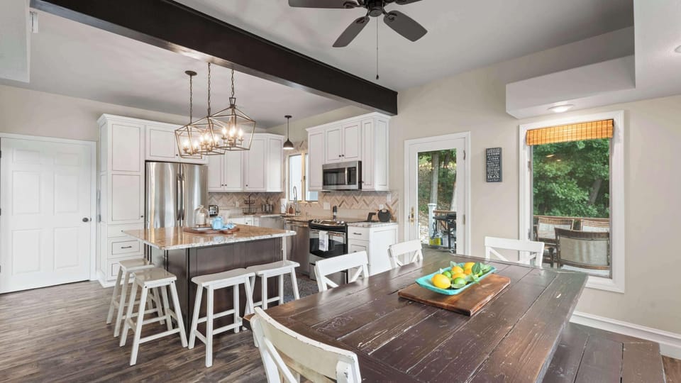 House, Multiple Beds, Patio (Mimosa Mornings) | Dining