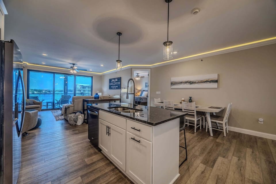 Condo, Multiple Beds, Balcony (Family Tides) | Interior