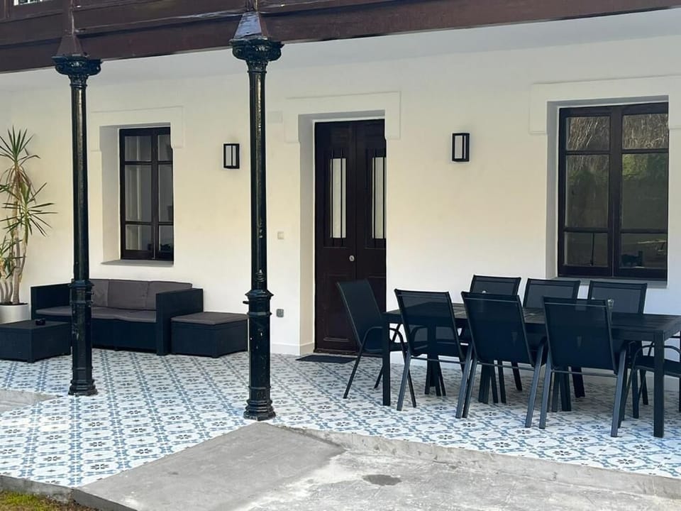 House, Garden View | Outdoor dining