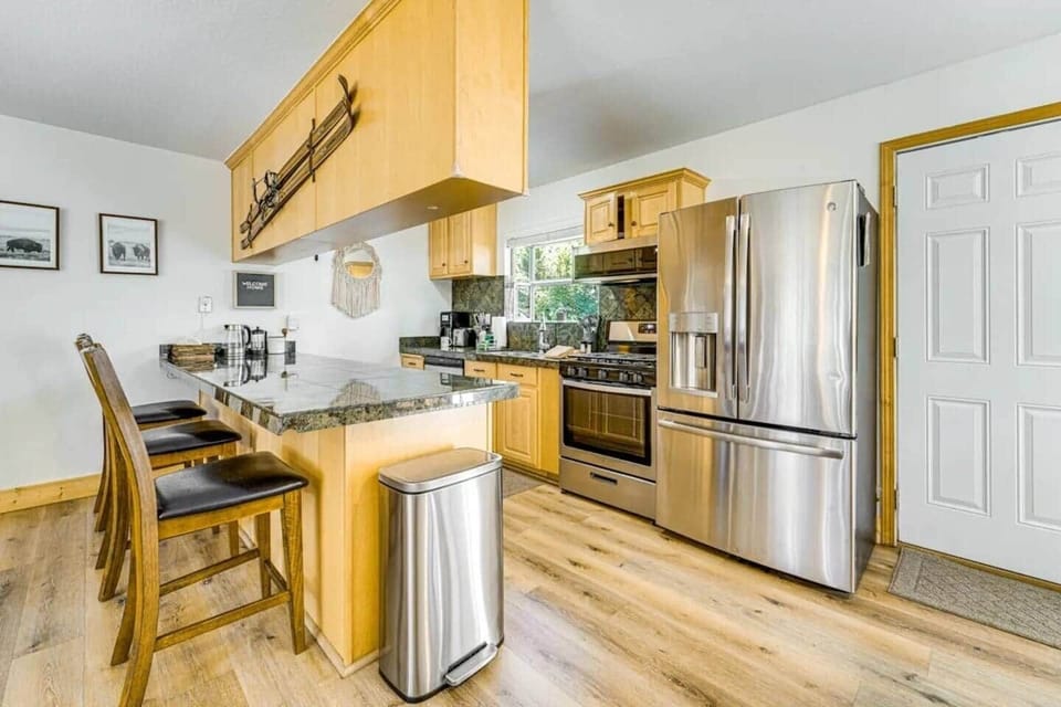 Kitchen has all the amenities and cooking utensils you would want.