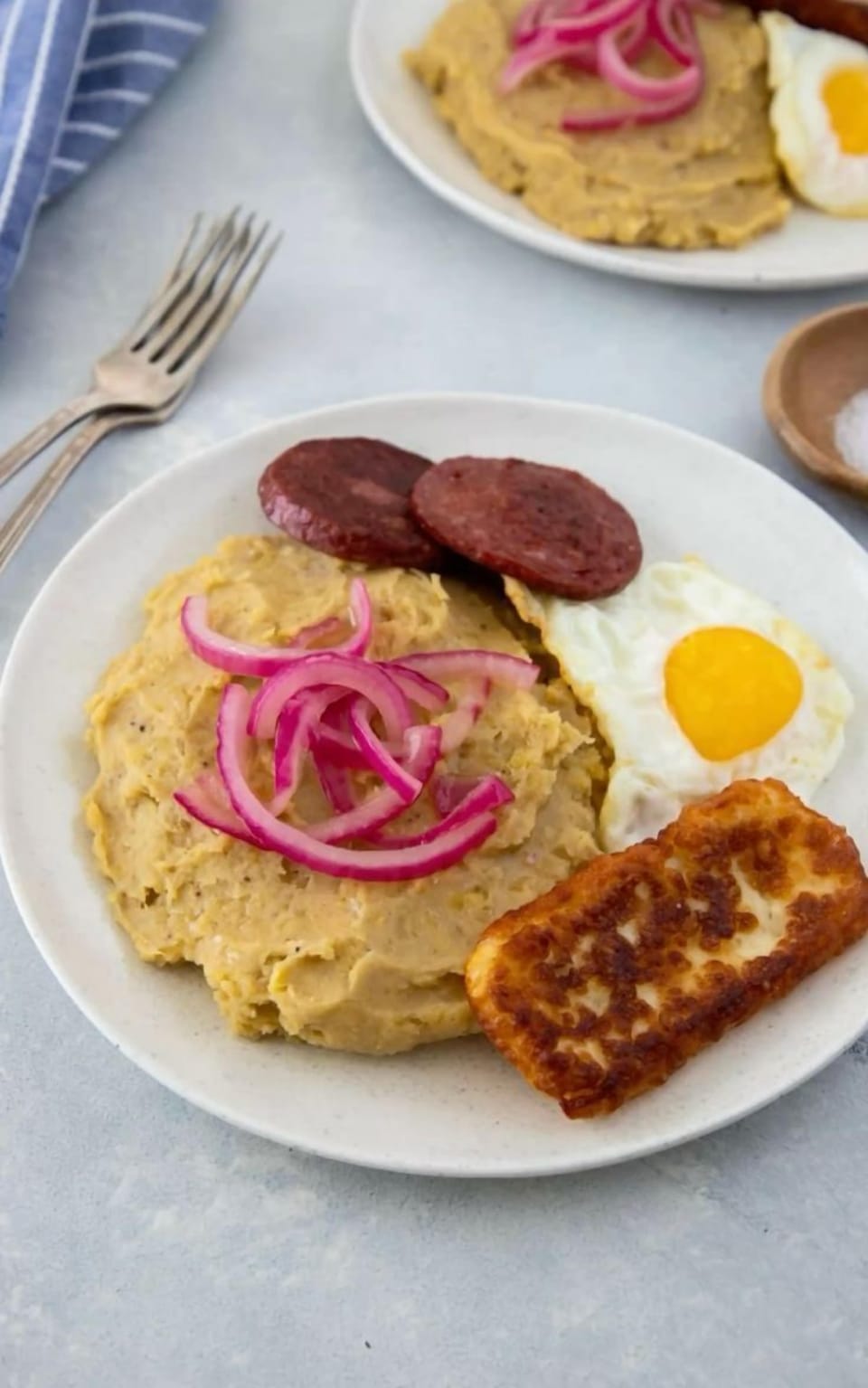 Daily cooked-to-order breakfast for a fee
