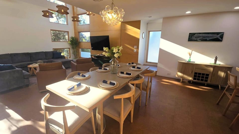 Dining Area (alternate view)