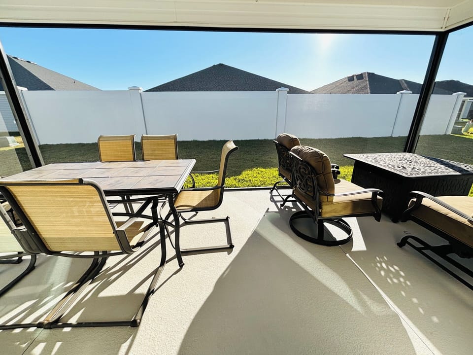 Outdoor dining