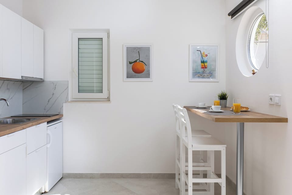 Apartment (0 Bedroom) | Interior