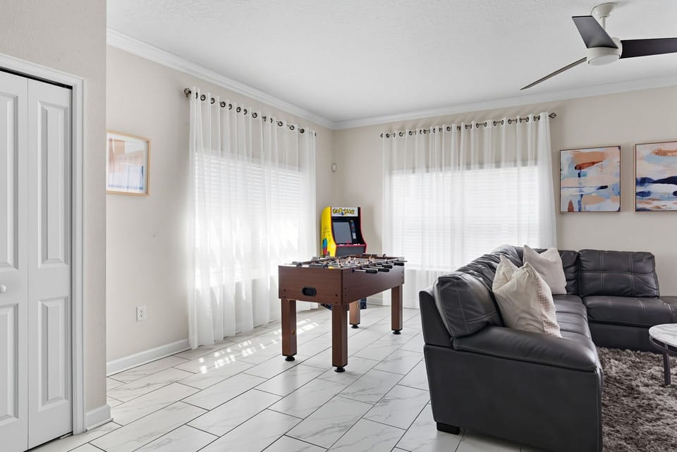 Communal lounge / TV room,Living Room