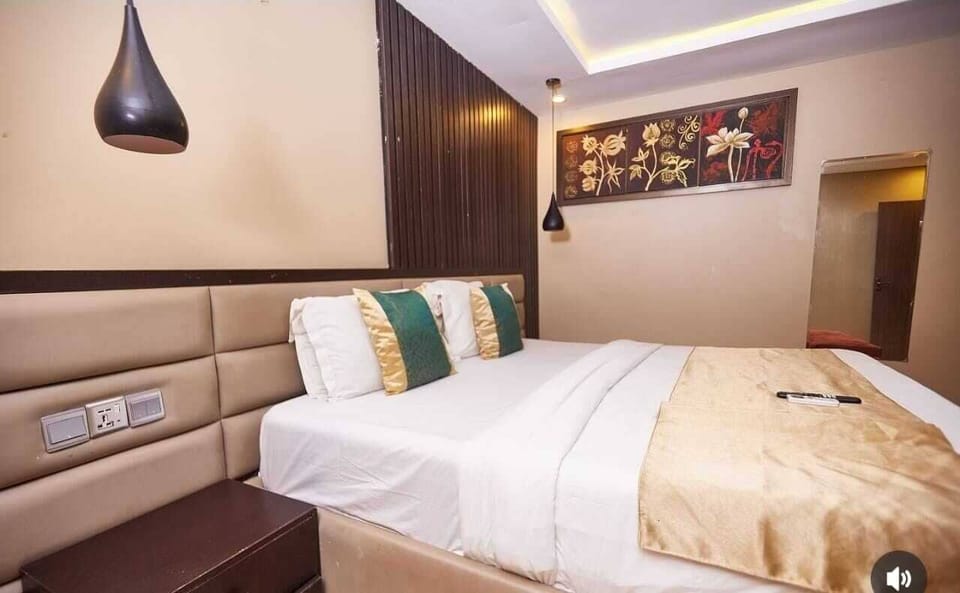 Comfort Double Room | Desk, laptop workspace, free WiFi, bed sheets