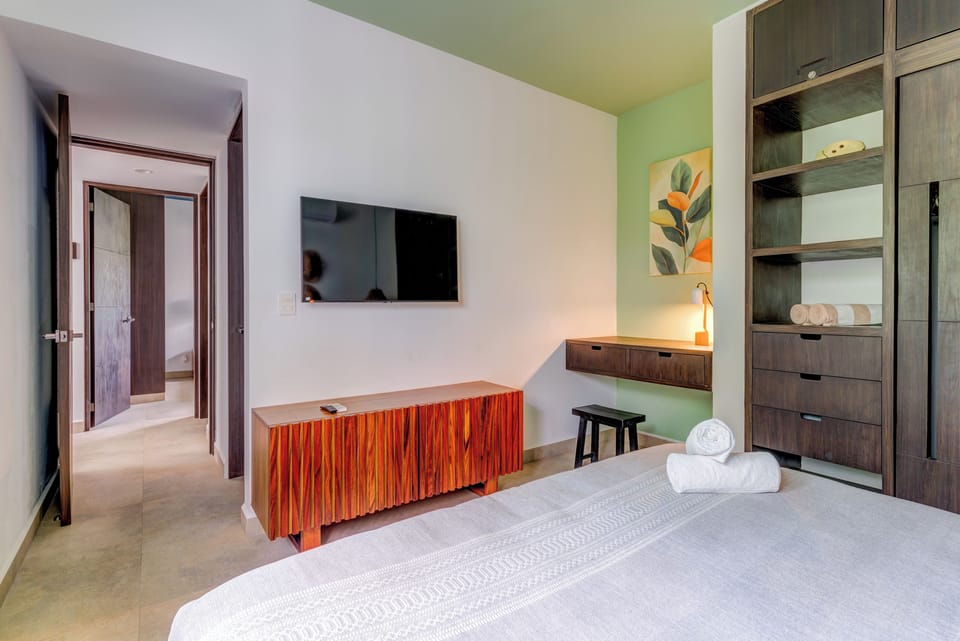 Penthouse, 2 Bedrooms, Hot Tub | In-room safe, individually decorated, individually furnished