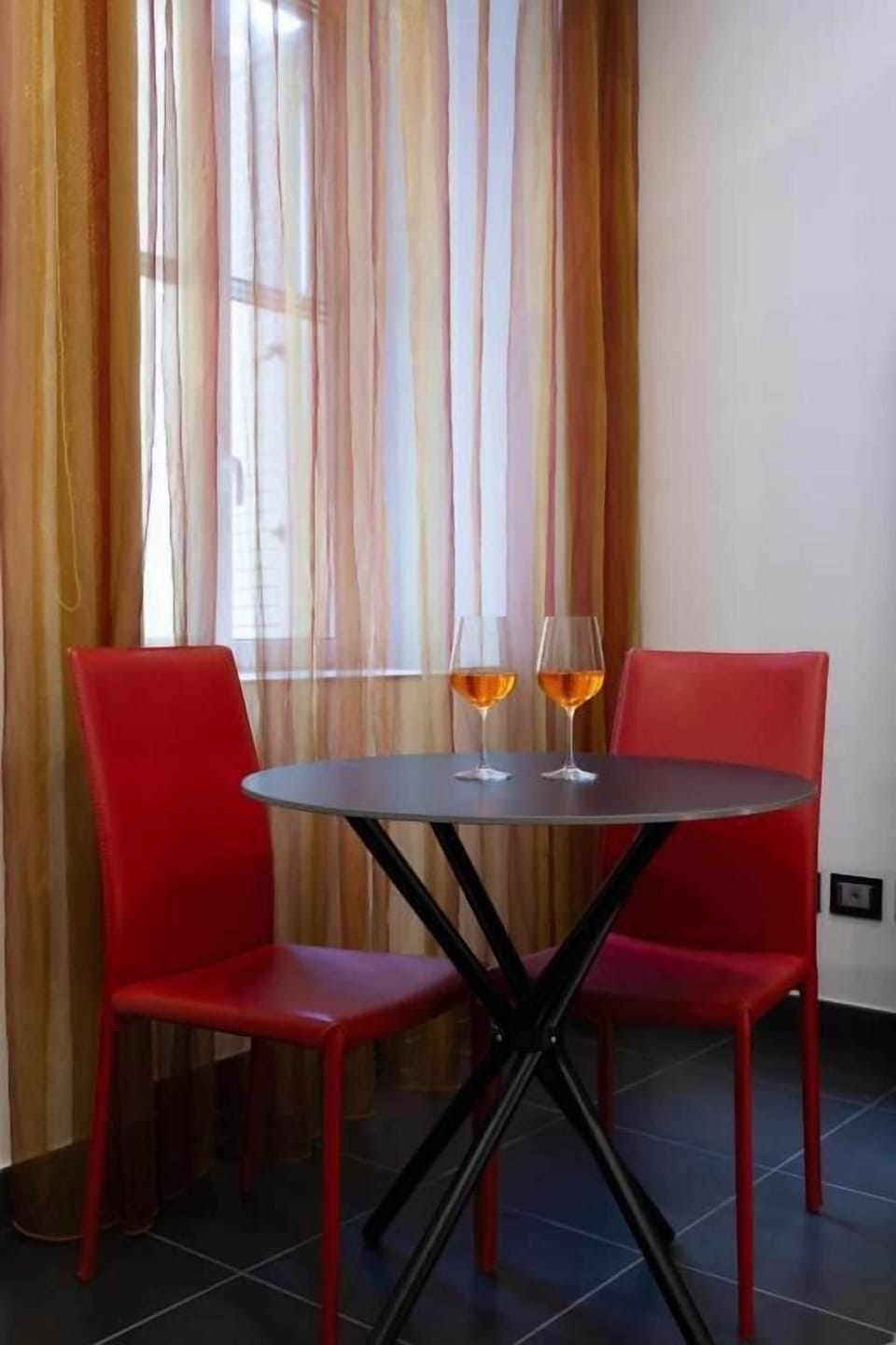 Deluxe Double Room | Dining