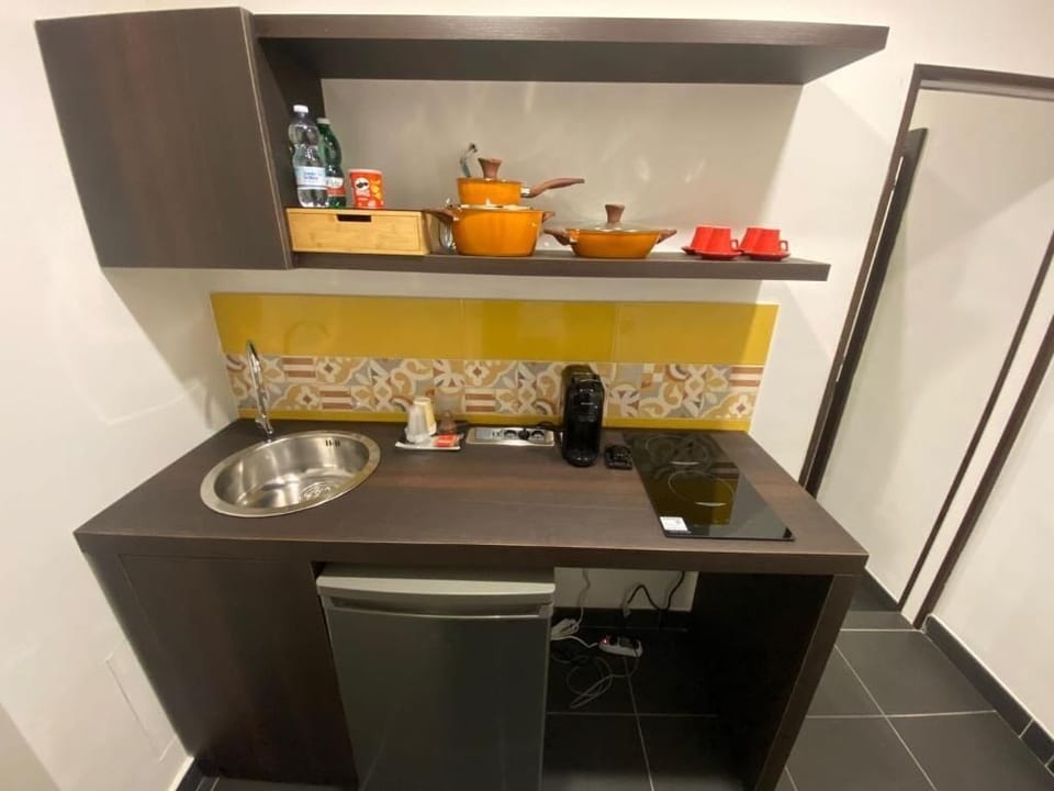 Deluxe Double Room | Private kitchen