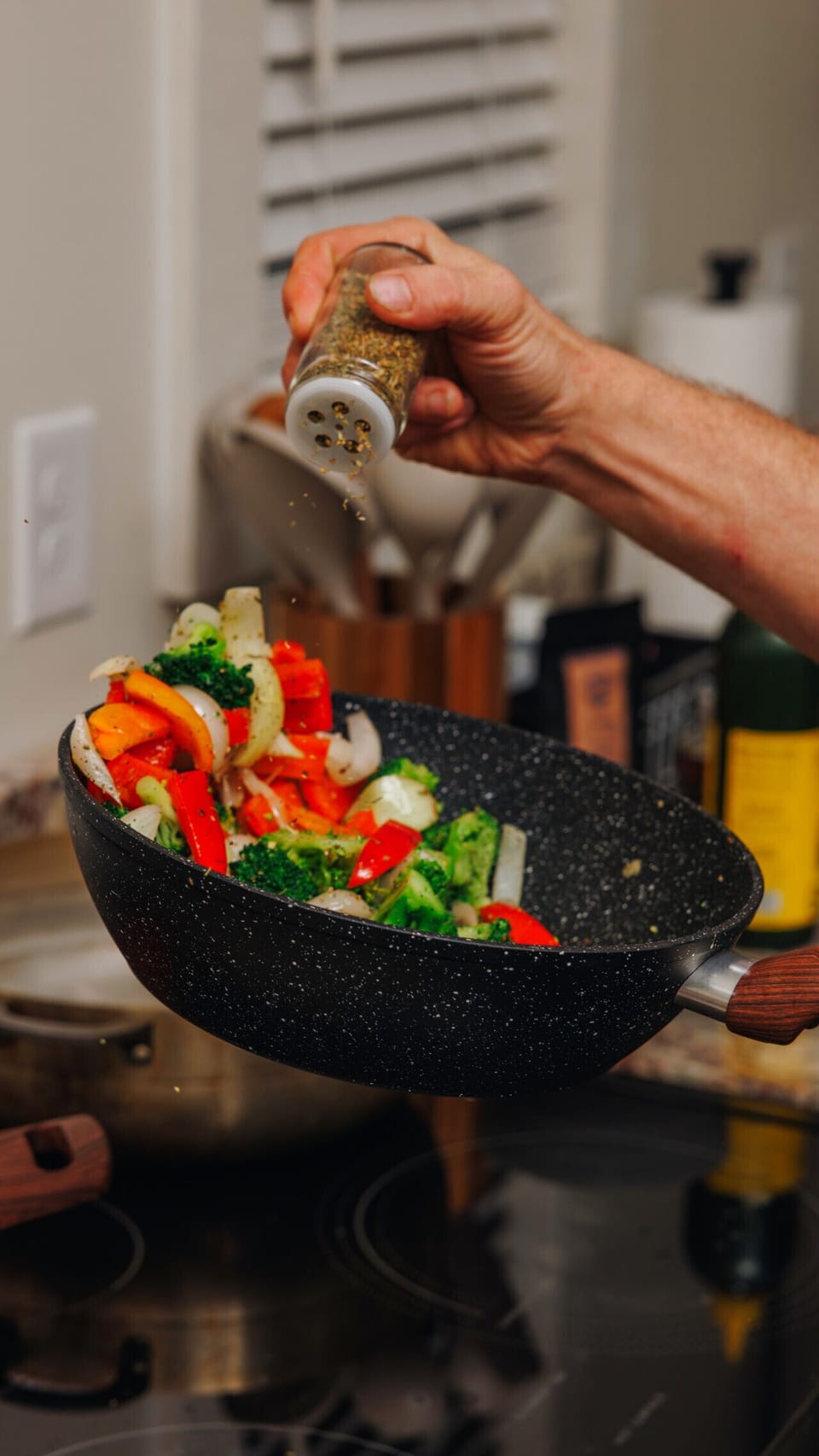 Sizzle and serve. Our kitchen comes stocked with pots, pans, and woks, so you can channel your inner chef even while you`re away from home.