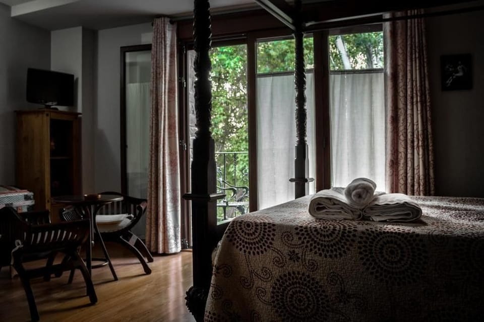 Design Double Room, Balcony, River View | Soundproofing, free WiFi
