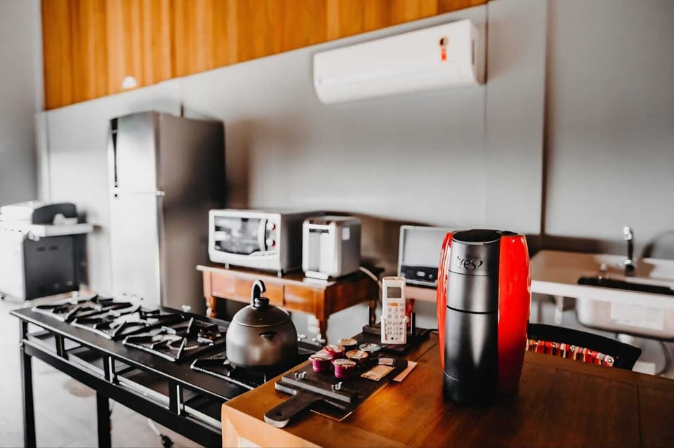 Deluxe Room, Balcony, Garden View | Private kitchen