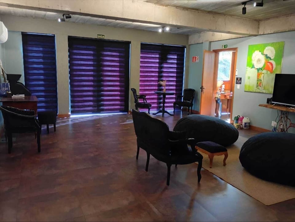 Deluxe Room, Balcony, Garden View | WiFi (free), bed sheets