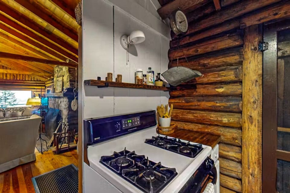 Kitchen stove