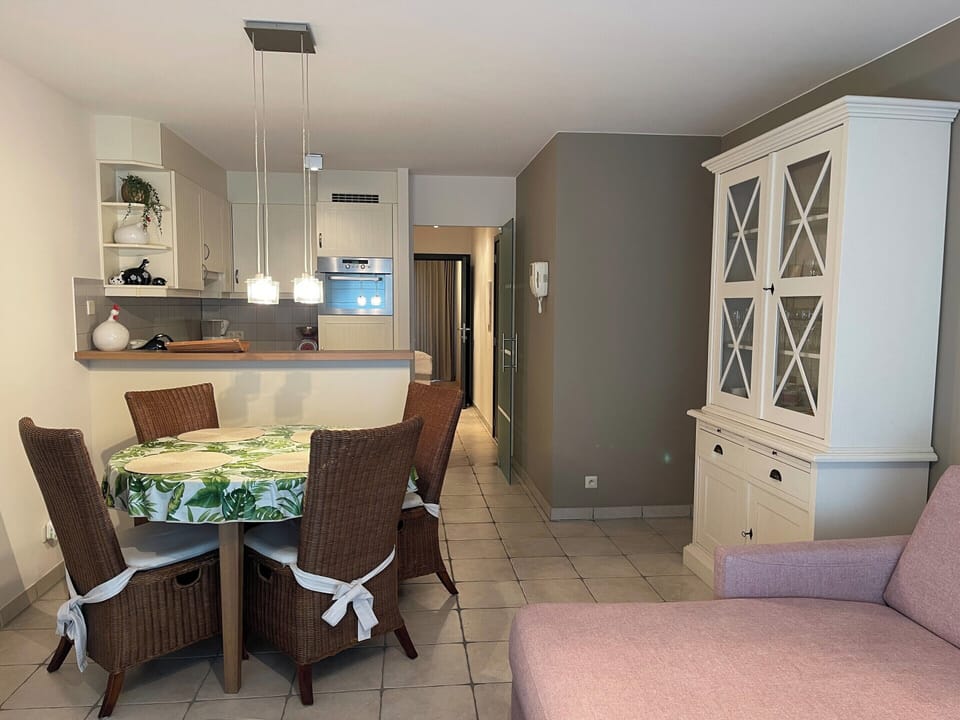 Apartment | Dining