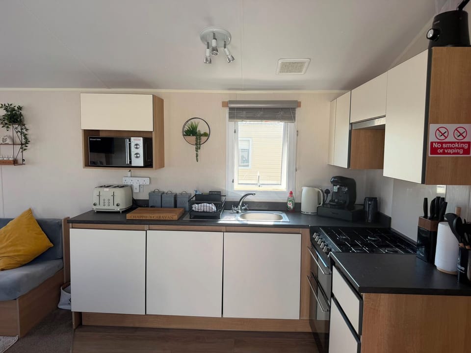 Cottage | Private kitchen | Cookware/dishes/utensils