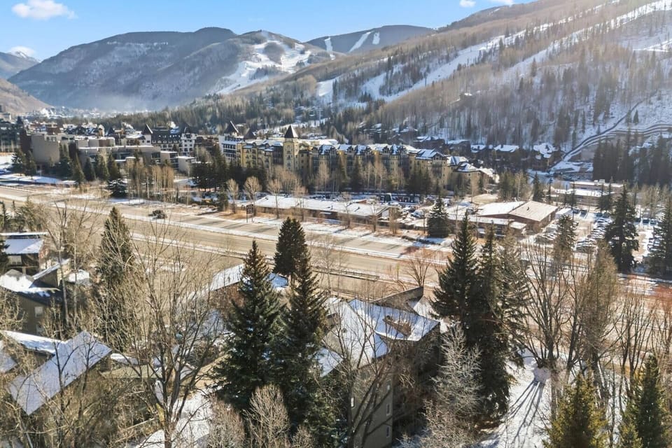 Incredible location walking distance to Lionshead Village and steps to the free shuttle