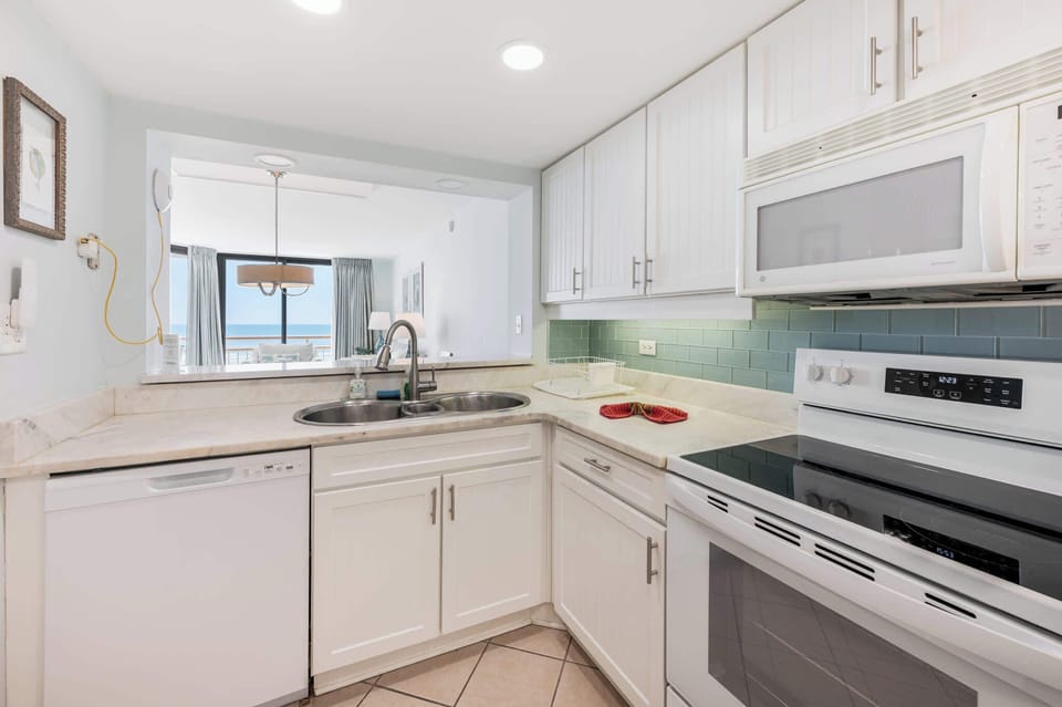 Large Kitchen Area

