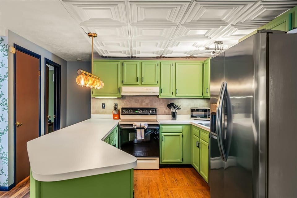 Chef’s playground unlocked! Whip up gourmet meals, midnight snacks, or just admire how effortlessly stylish your cooking space can be. Bonus: no judging if cereal counts as dinner.