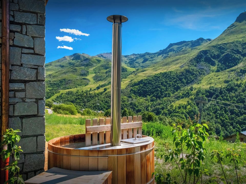 Jacuzzi & view