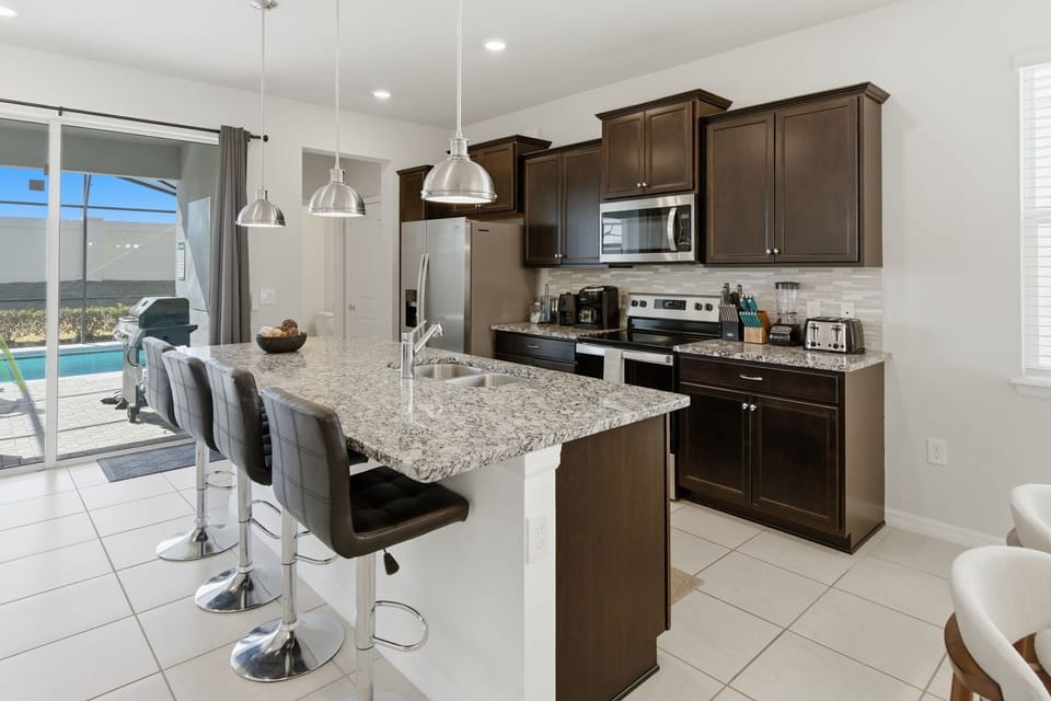 8-web-or-mls-3341LilacWay-8