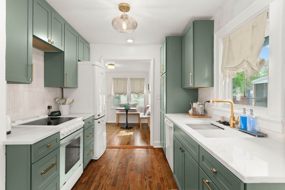 Updated - Full Stocked Kitchen