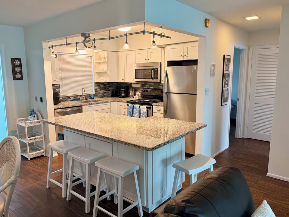 Open Kitchen with Breakfast Bar