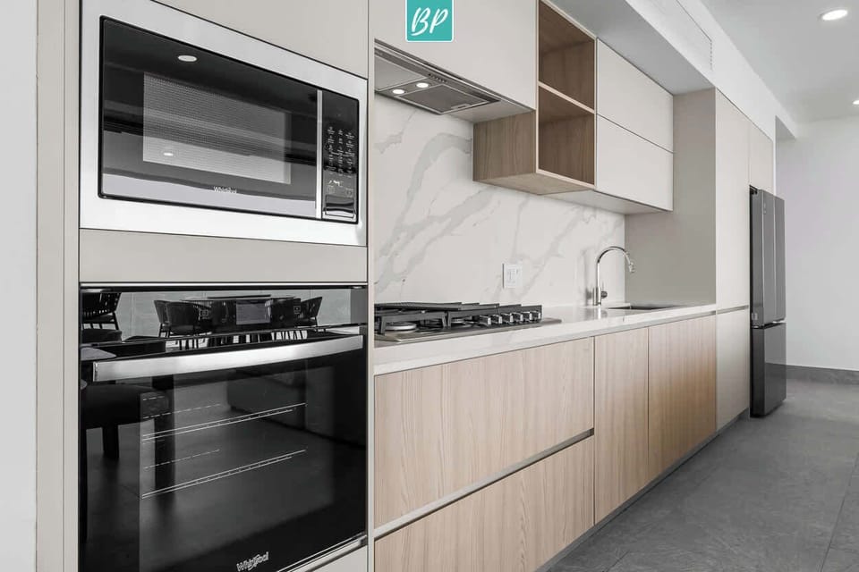 Modern Open-Concept Kitchen