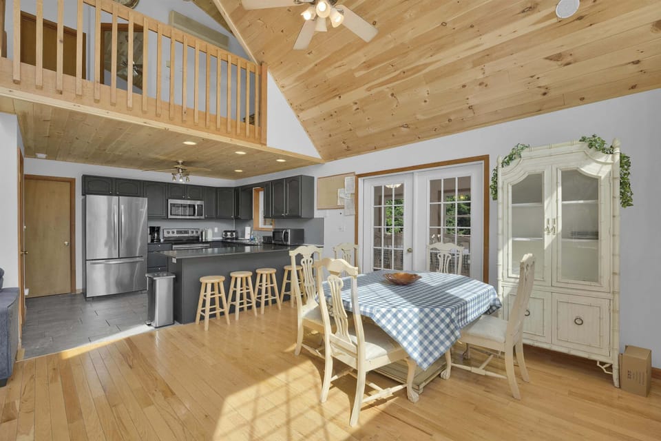 Open-Concept Kitchen & Dining Area
