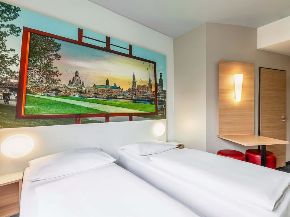 Twin Room | Desk, soundproofing, free WiFi, bed sheets