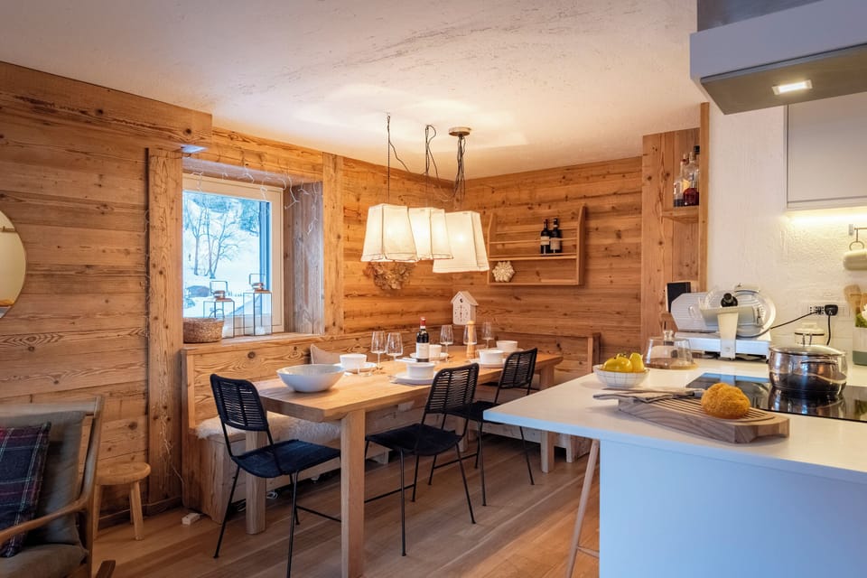 Family Apartment, Multiple Bedrooms (Casa Giardini in Dolonne) | Dining room