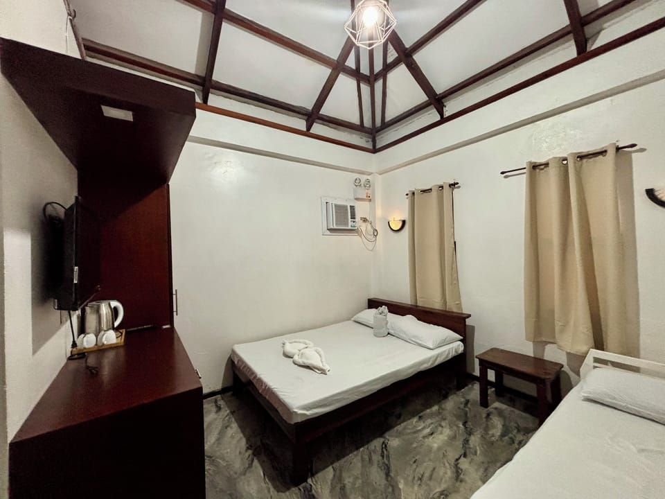 Deluxe Villa | Desk, iron/ironing board, free WiFi, bed sheets