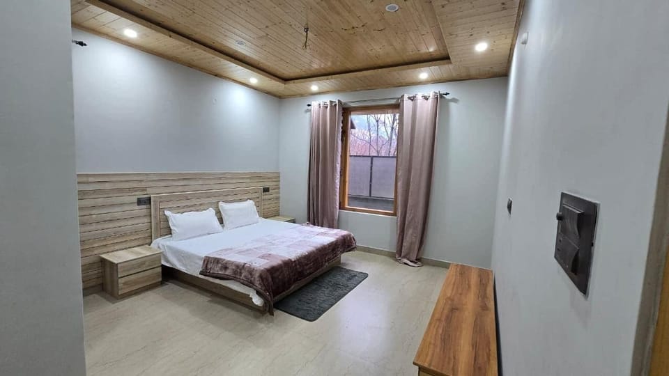 Family Room, City View