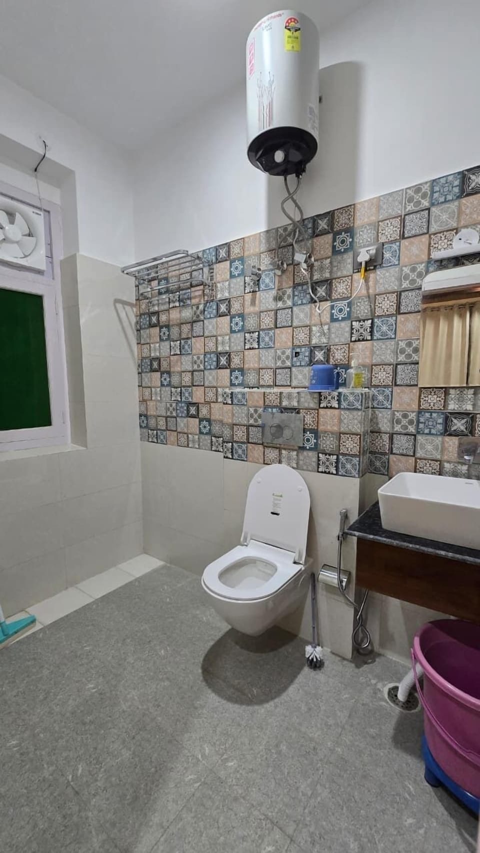 Shower, towels, soap, shampoo