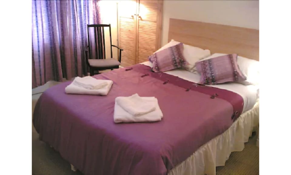 Desk, blackout drapes, iron/ironing board, free WiFi