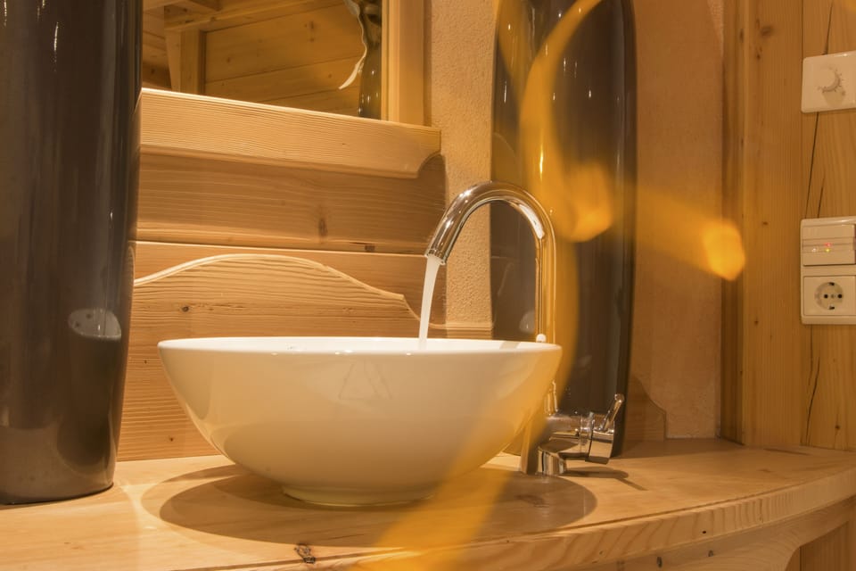 Sauna, steam room, sports massages, massages