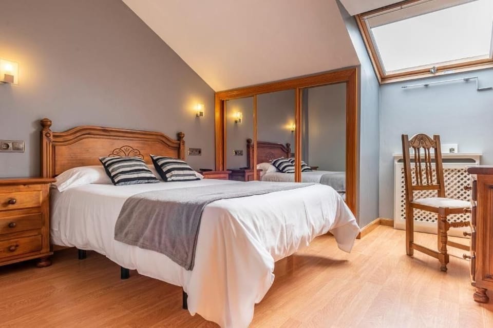 Economy Double Room, 1 Double Bed | In-room safe, individually decorated, individually furnished, desk