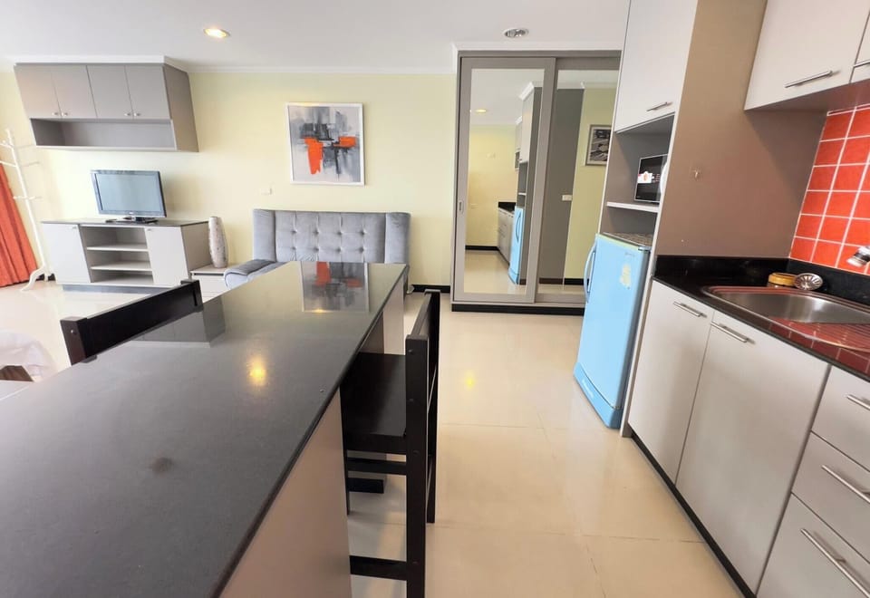 Condo, 1 Bedroom, Smoking, Balcony | Interior